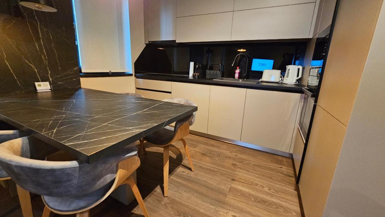 Deluxe Cozy Studios On Central M Eminescu Street #Târgu-Mureş Buitenkant foto